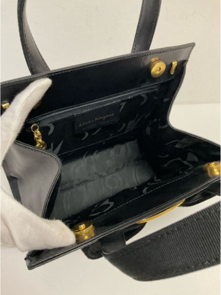 サルヴァトーレフェラガモのハンドバッグ「BA214178」を出張買取｜兵庫 宝塚市 - 4