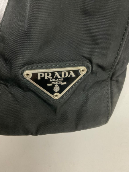 PRADA プラダのテスートナイロン ショルダーバッグを出張買取｜埼玉 八潮市 - 5