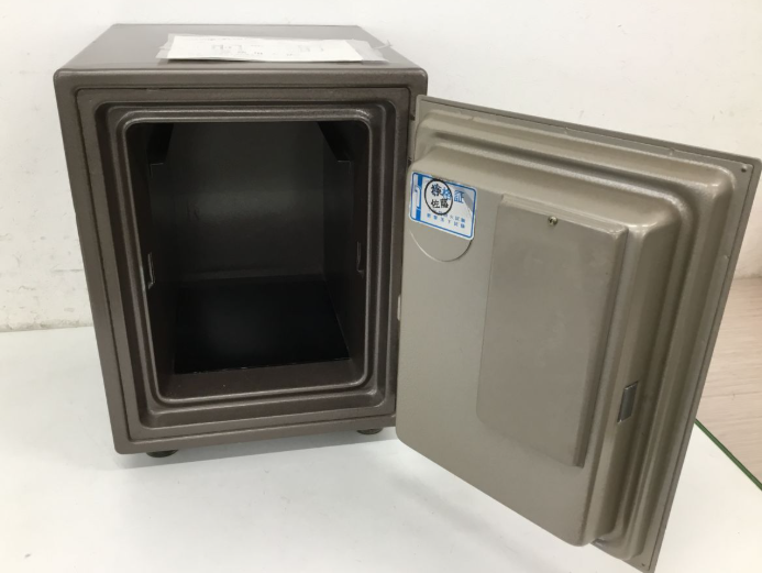 【買取実績】大阪府高槻市 EIKO（エーコー）耐火金庫 ES-11 鍵・取扱説明書付き - 3