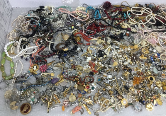 【買取実績】大阪府交野市 イミテーション アクセサリー 大量まとめ 約13kg - 3