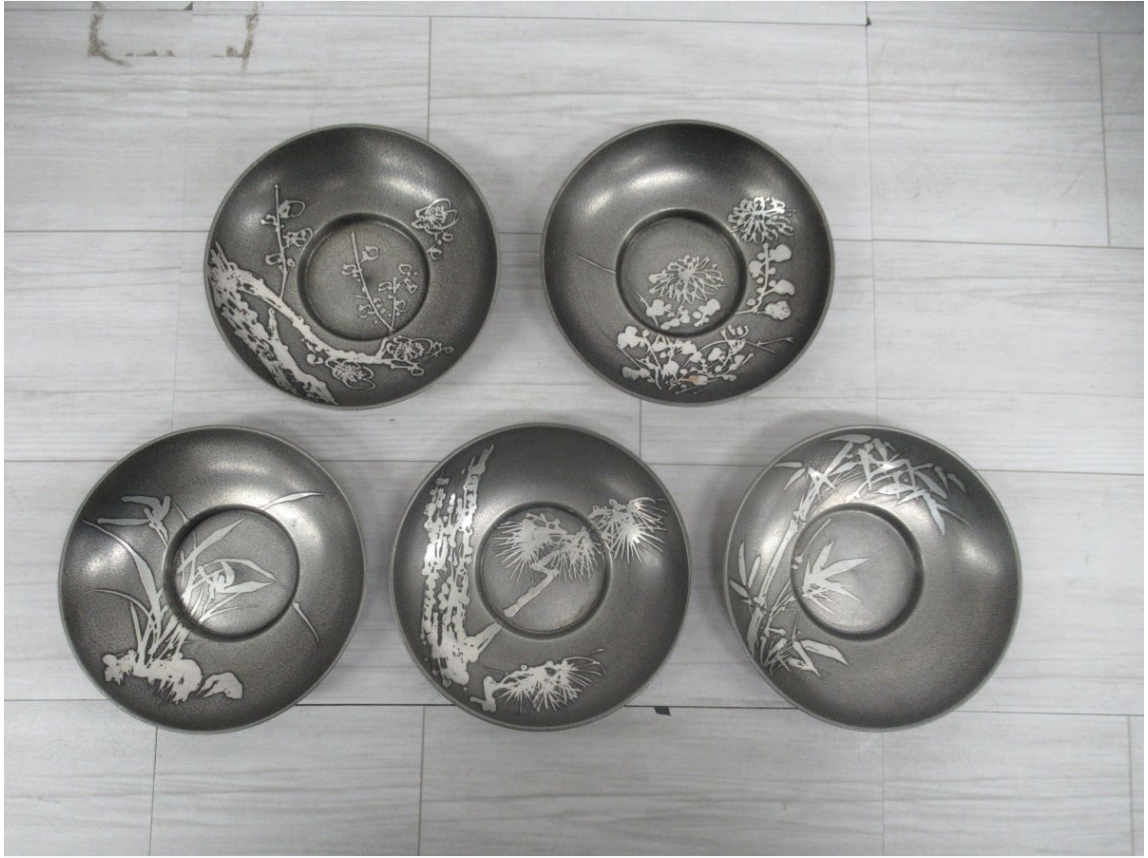 【買取実績】錫師 松下喜山 作 錫茶器揃 茶心壷・茶托5客 共箱入り 五君子文様 煎茶道具 - 3
