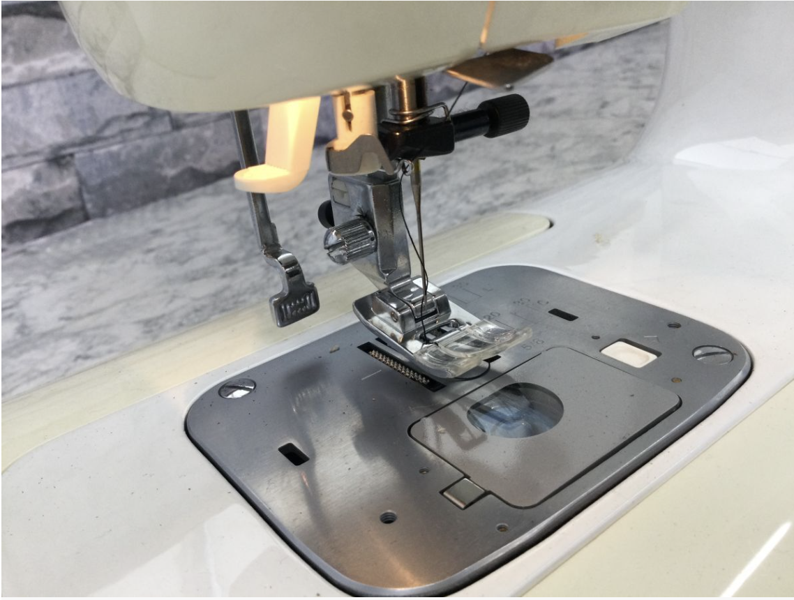 【買取実績】JUKI（ジューキ）jupre（ジュプレ）HZL-009S 家庭用電動ミシン / 刺しゅう機 EM-2 セット 取扱説明書付き - 3