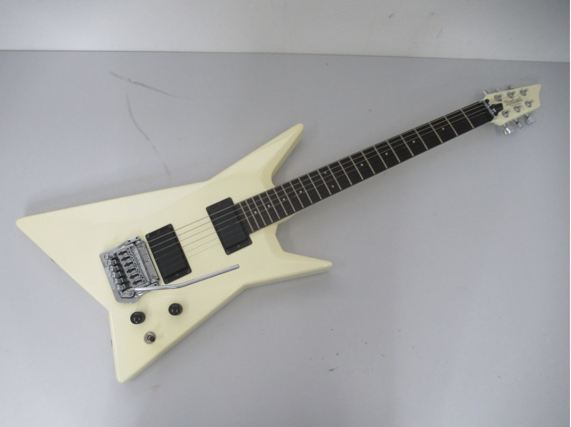 【買取実績】Riverhead（リバーヘッド）RFG-800 エレキギター White / 専用ケース・工具・弦・ピック付き - 2