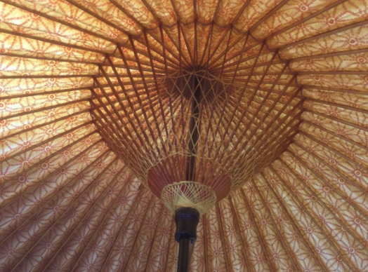 【買取実績】大阪府高石市 木刀・模造刀・和傘など 武具ディスプレイまとめセット（奉納刀／番傘付き） - 3