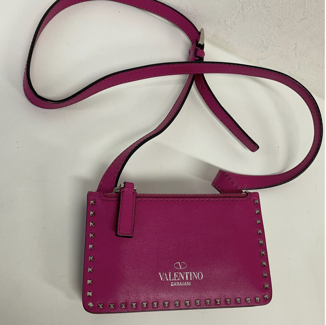 【買取実績】VALENTINO GARAVANI（ヴァレンティノ ガラヴァーニ）  スタッズ ピンク ウォレット ミニショルダーバッグ - 2