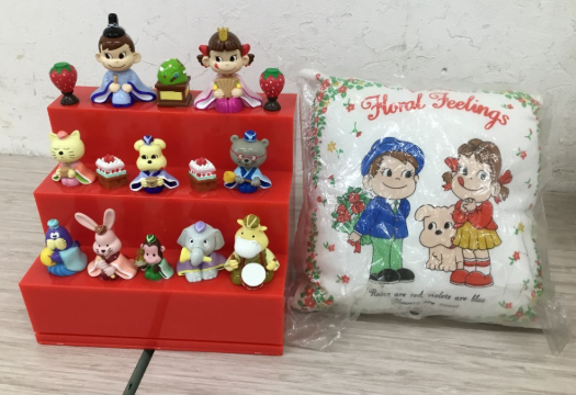 【買取実績】東京都小金井市 不二家（FUJIYA）ペコちゃんグッズ まとめ（人形／フィギュア／貯金箱／クッション／キーホルダー 他セット） - 3