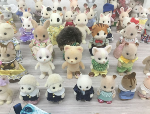 【買取実績】東京都武蔵野市 シルバニアファミリー 人形70体以上まとめ（カンガルー／ハリネズミ／うさぎ ほか・小物付き） - 2