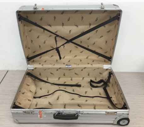 【買取実績】東京都調布市 RIMOWA（リモワ）CLASSIC FLIGHT（クラシックフライト）アルミスーツケース（銀色／ロック式） - 2